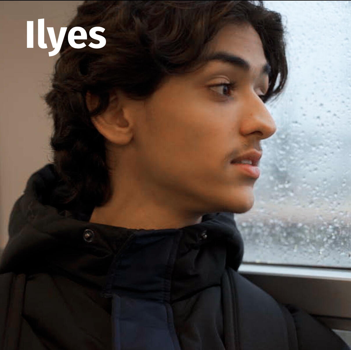 Depuis l’année dernière, Ilyes, élève en Terminale pro, participe au programme Enactus Lycéens. Ce projet lui permet d’imaginer avec sa classe une solution à un enjeu social : une canne connectée pour faciliter le quotidien des personnes malvoyantes.