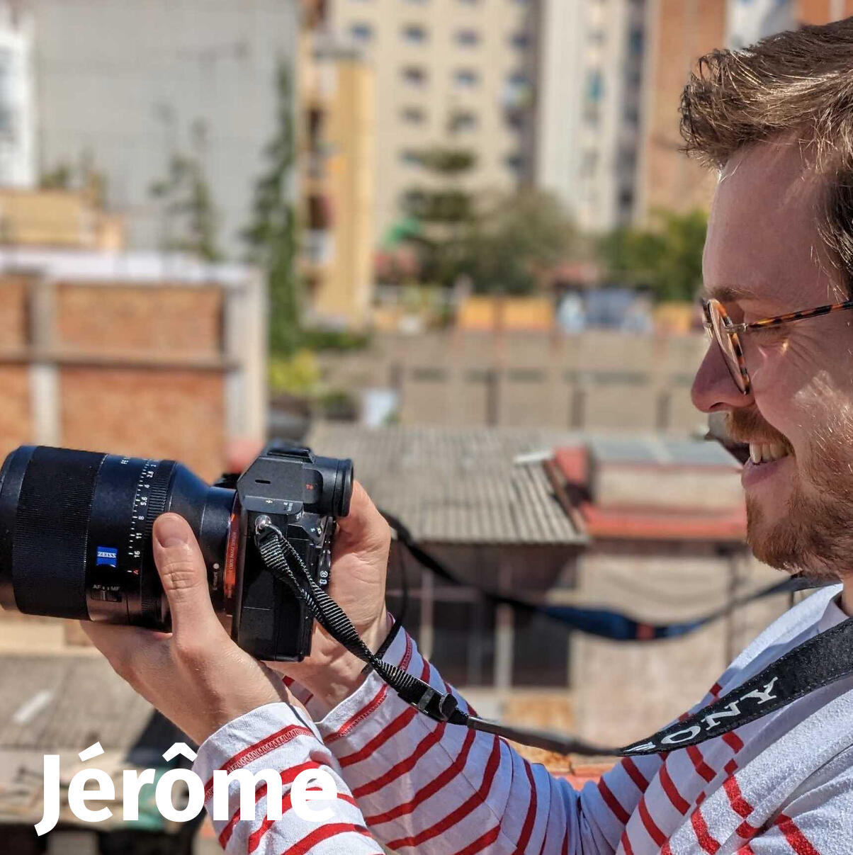 Après 6 ans chez Enactus à accompagner l'engagement des jeunes, Jérôme, diplômé d'école de commerce, unit sa passion pour l'image à ses convictions. Avec ce film, il a à cœur de transmettre l’énergie et l’envie d’agir pour la société.